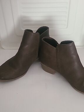 Arizona Jean Company Dark Brown Ankle Booties Size 9.5 Wide